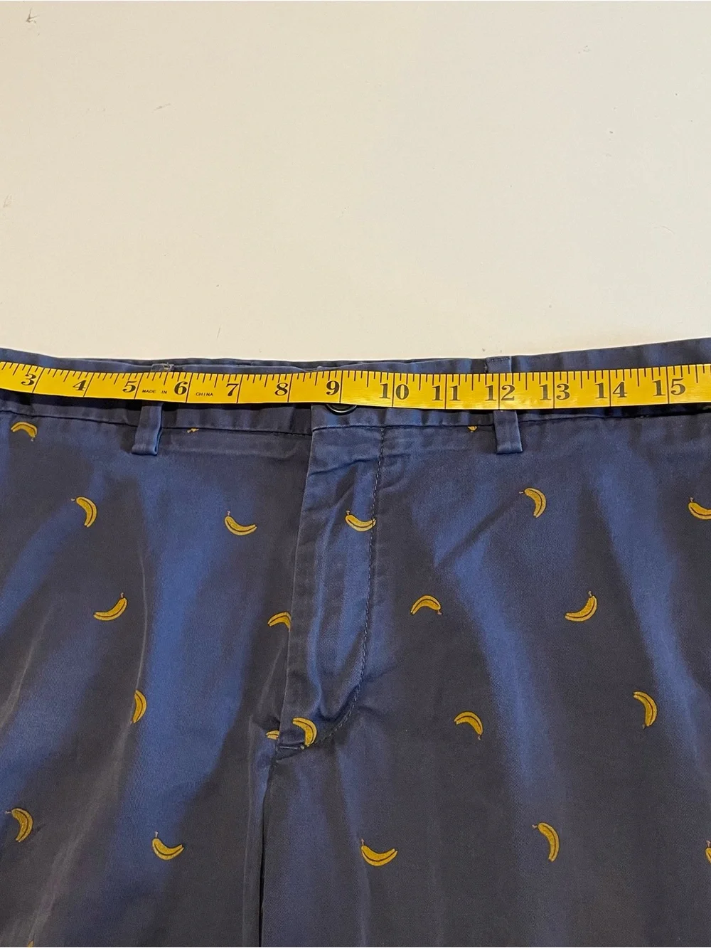 Banana Republic Aiden Short Size 34 Navy with  Yellow Bananas